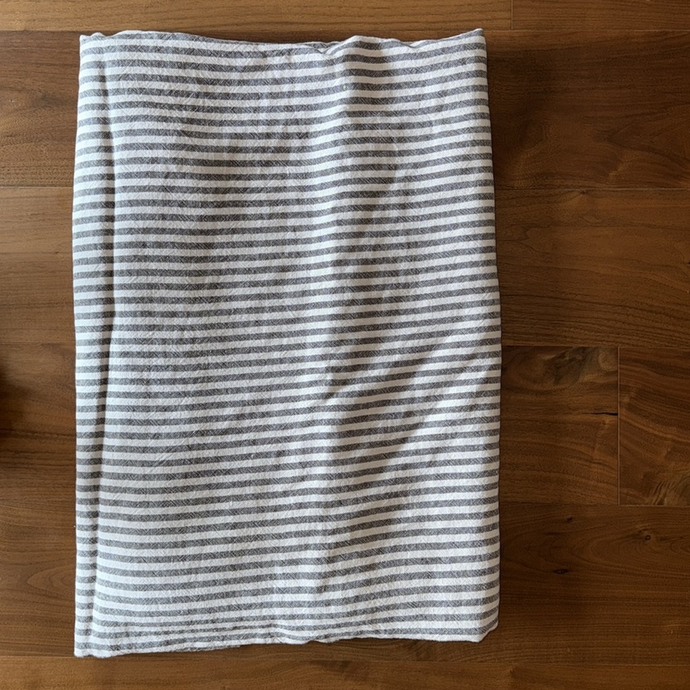 Jake Arnold for Parachute / 100% Linen / cream + black stripe K CK throw